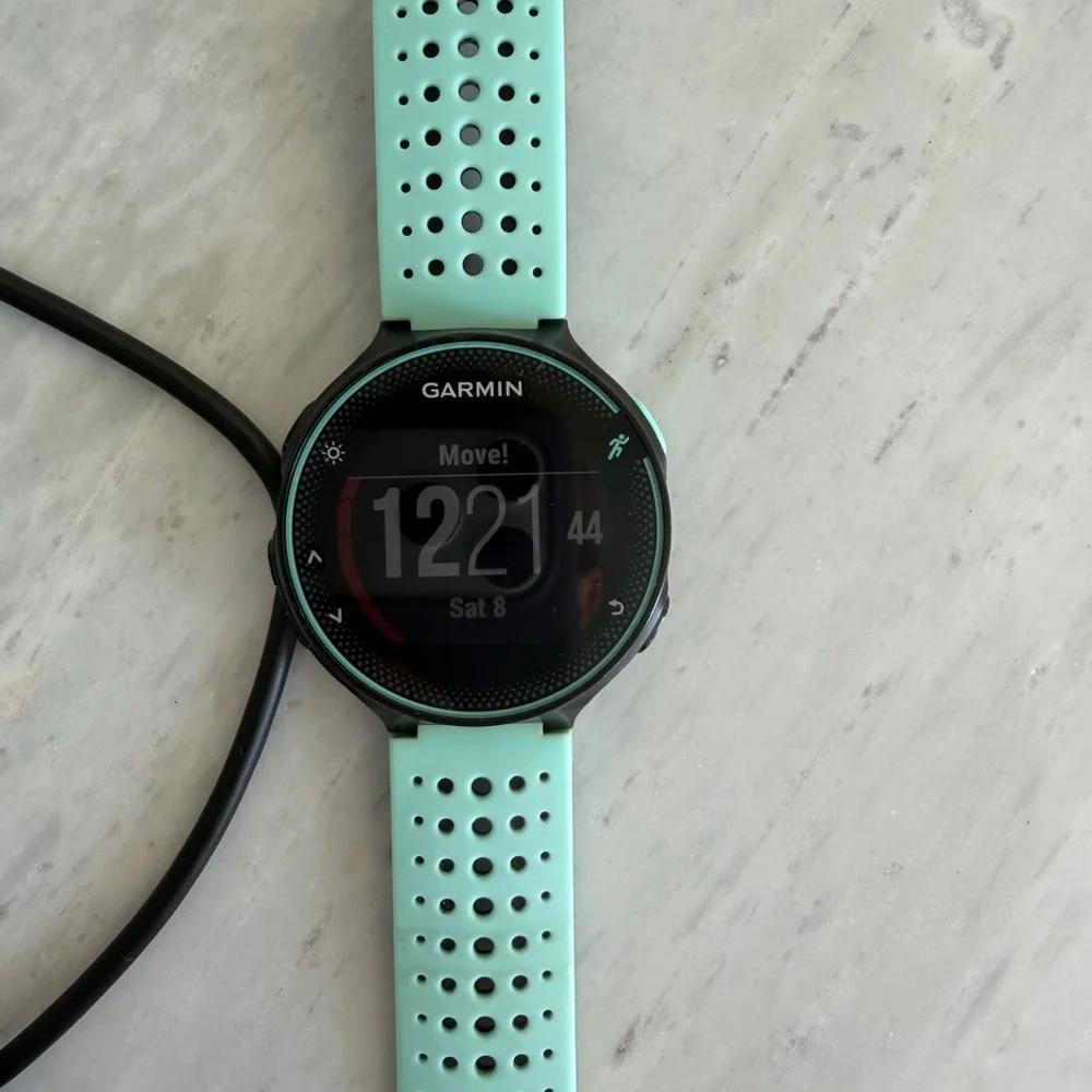 Garmin Forerunner 235 Frost Blue Running Watch Men or Women - Picture 2 of 3